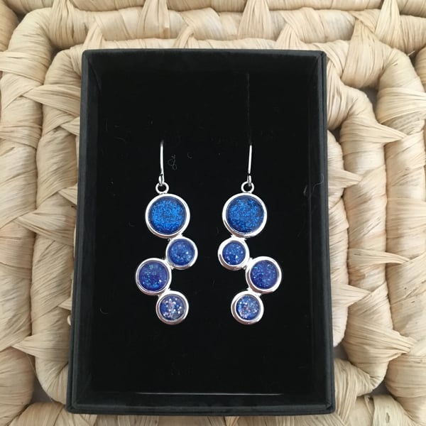 4 Drop Earrings in Blue and Silver