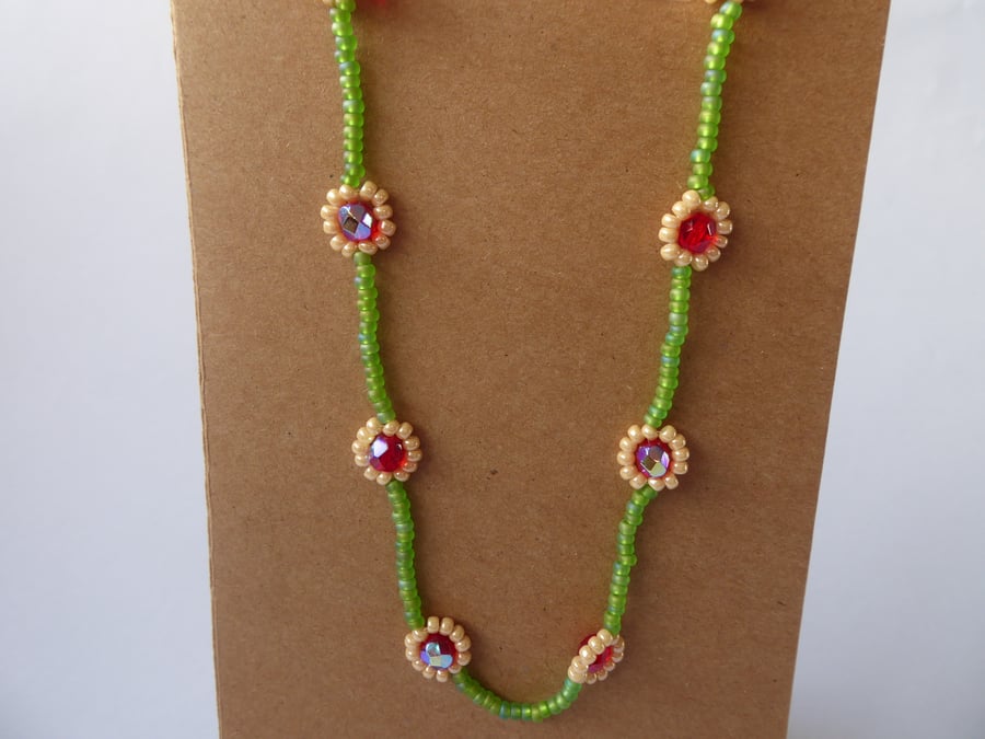 Daisy Necklace