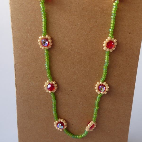 Daisy Necklace