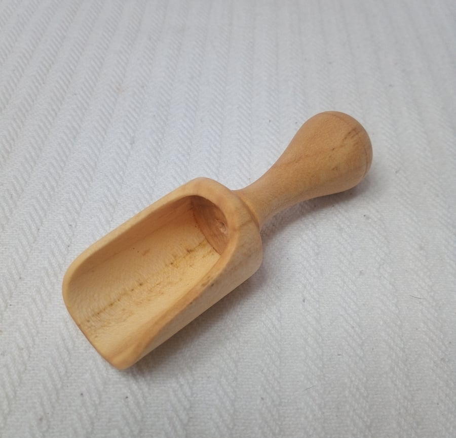 Scoop Hand Made Kitchenware in Natural Wood