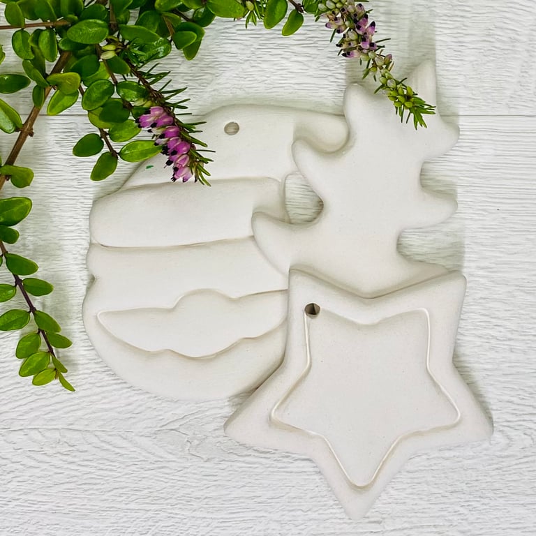 Paint your own Christmas decorations 