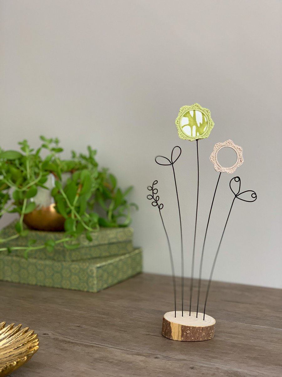 Letterbox Wire Crochet Flowers - Green
