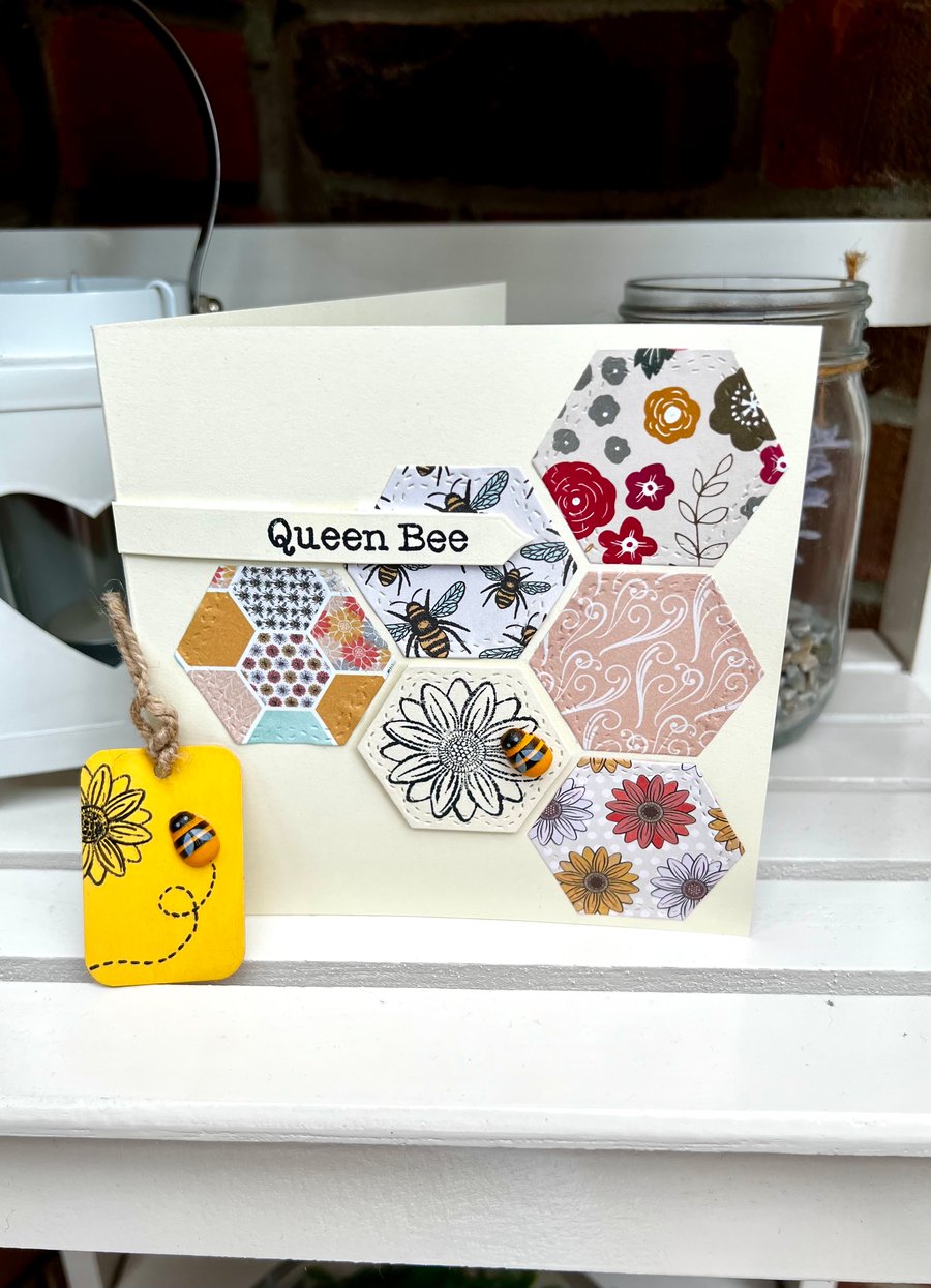Birthday card & wooden gift tag decoration set - ‘Queen Bee’ 