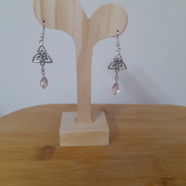 FACETED GLASS PINK TEARDROP AND SILVER EARRINGS.