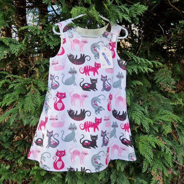 Age: 4-5yr Pink, Grey and Black Cat dress. 