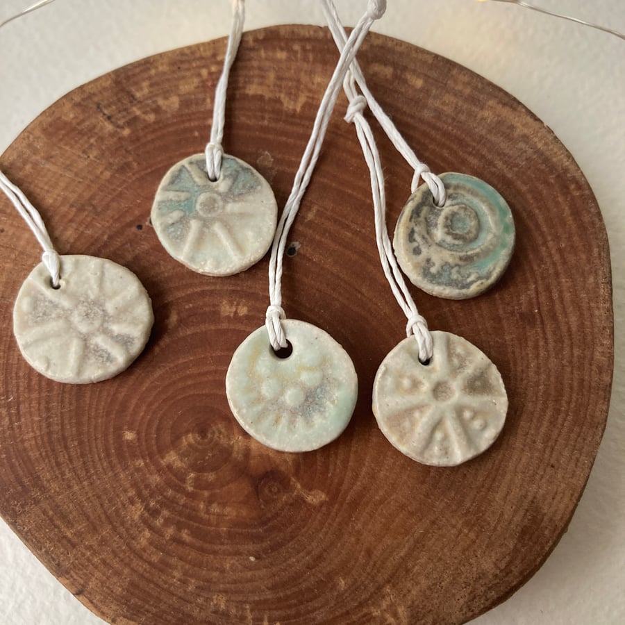 Mini Circle Decorations pack of 5 assorted 