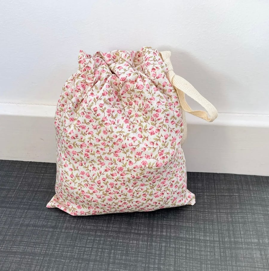 Pink, Cream Cotton Fabric Drawstring Gift Bag: Small Present Wrap.
