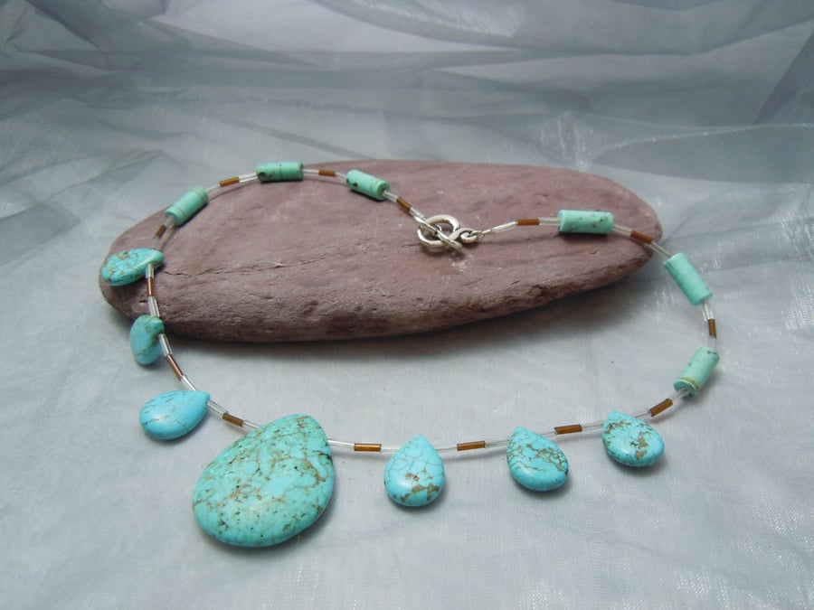  Magnesite turquoise necklace with glass beads