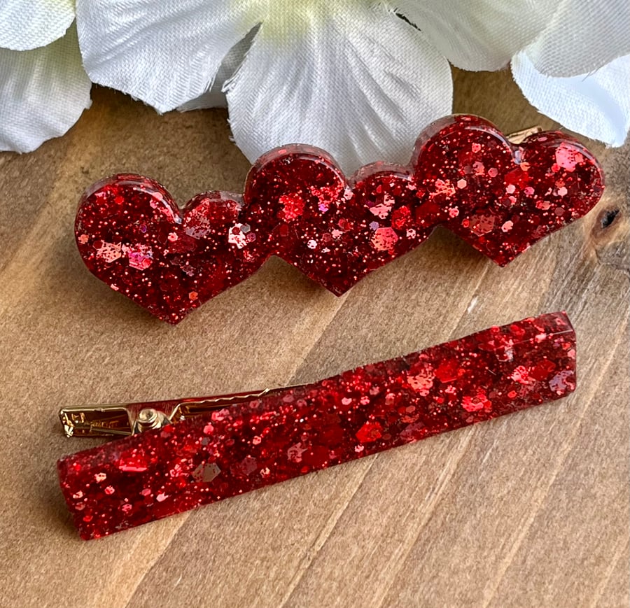 Valentines heart resin hair clip