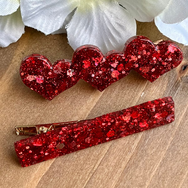 Valentines heart resin hair clip