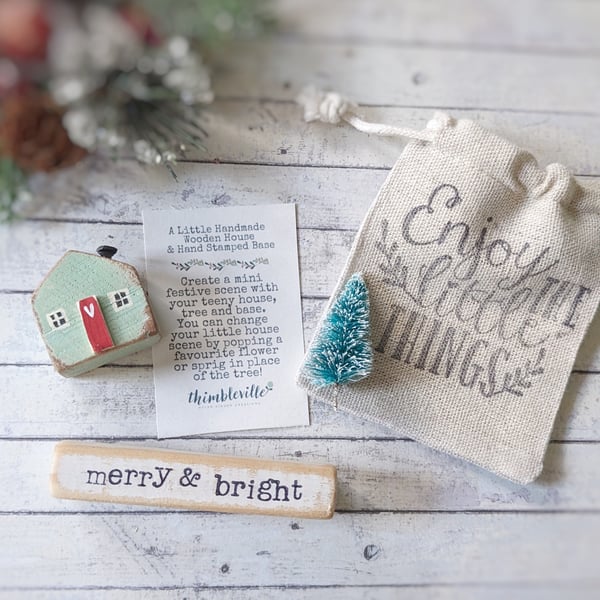 Little Wooden Handmade House in a Bag with Christmas Tree 'Merry & Bright' 