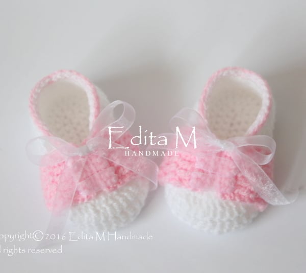 Baby booties, baby girl shoes, FREE SHIPPING UK, 0-3 months