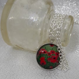 NL271 Poppy pendant with 18" chain