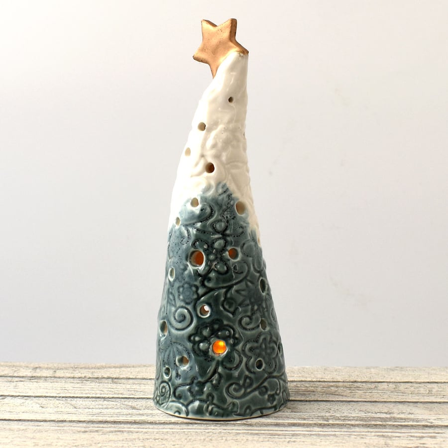 A322 Ceramic Christmas Tree Tea Light Holder (UK postage free)