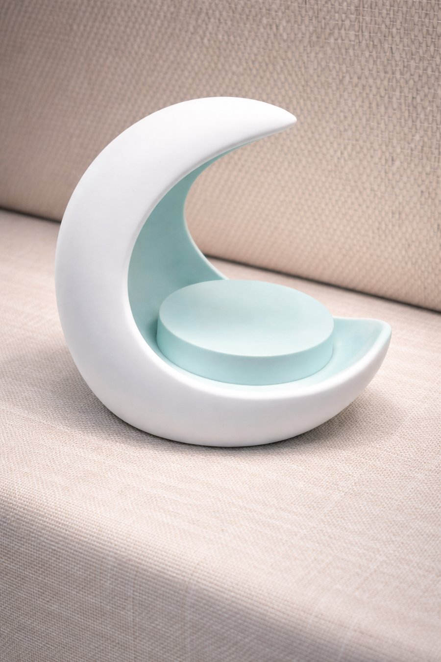 Moon shaped eco-resin tealight holder