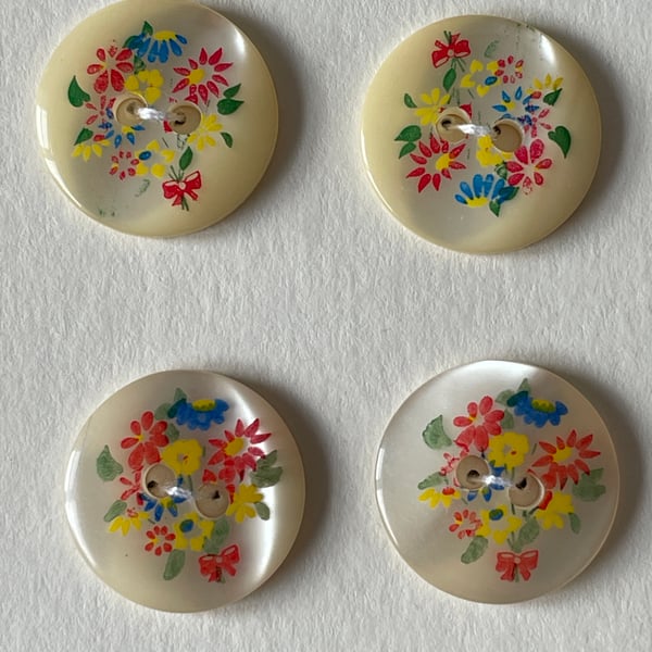 4 multicoloured floral plastic buttons - 18mm