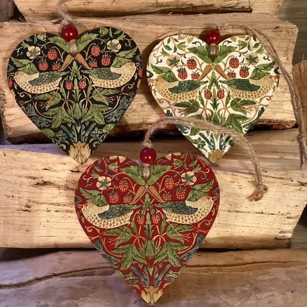 Boxed Set Of 3 William Morris Wooden Hearts 