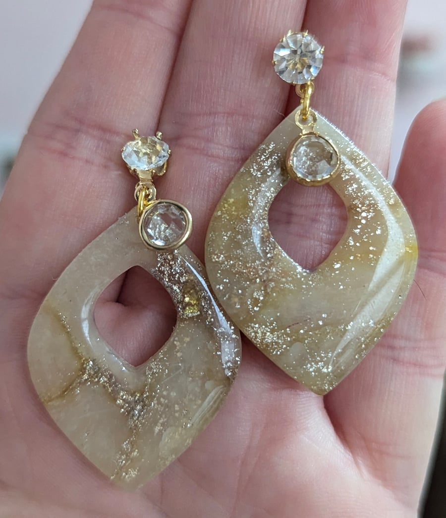 Antique cream marble window wide teardrop earrings 