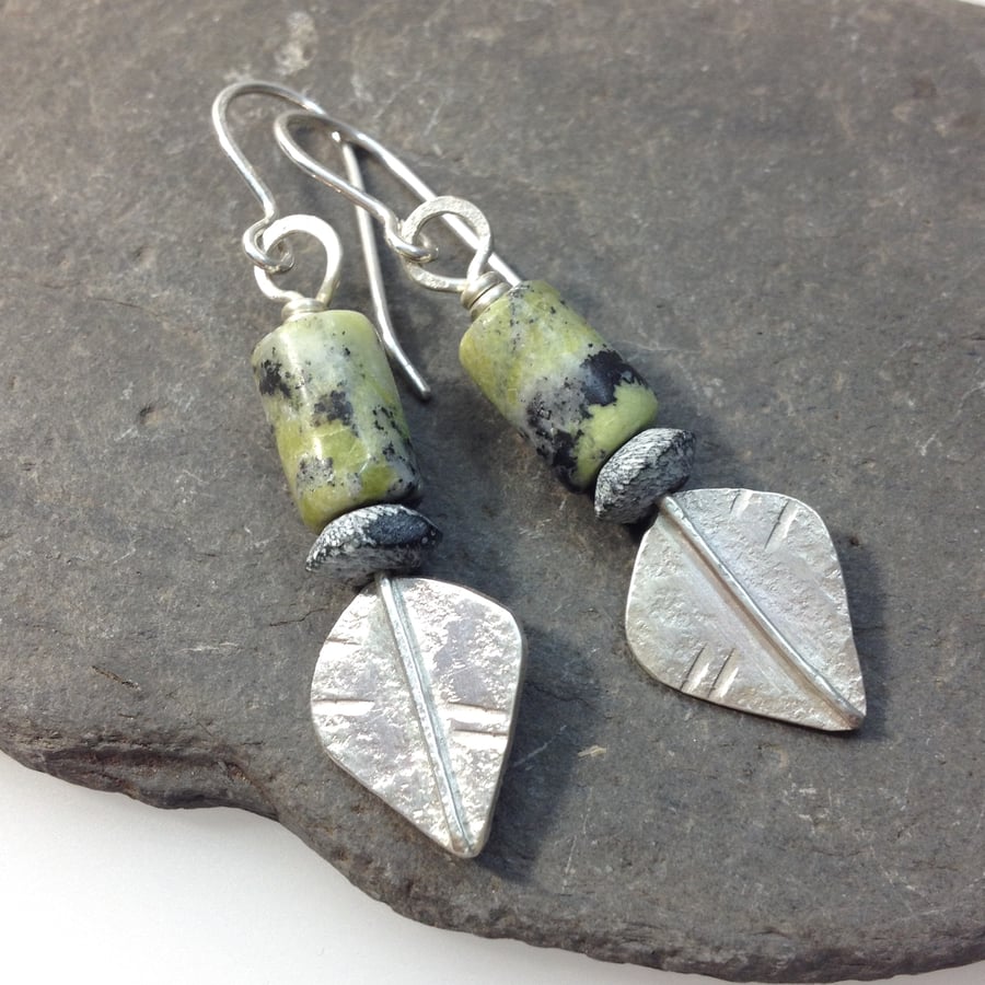 Silver and green serpentine leaf spear earrings