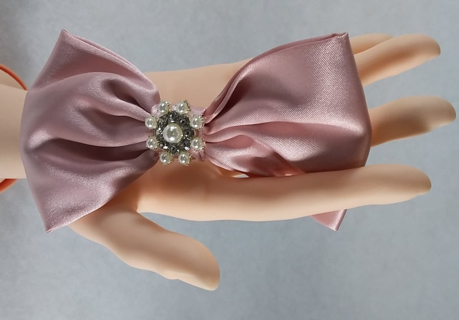 PAISY, Baby pink, Hair bow, Present for daughter