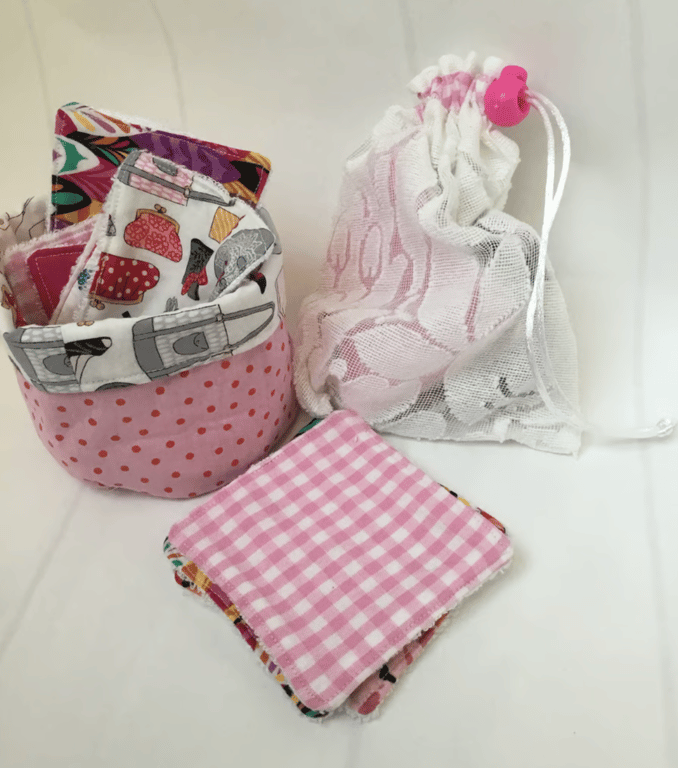 Face wipes and storage basket gift set. Reusable, washable wipes.