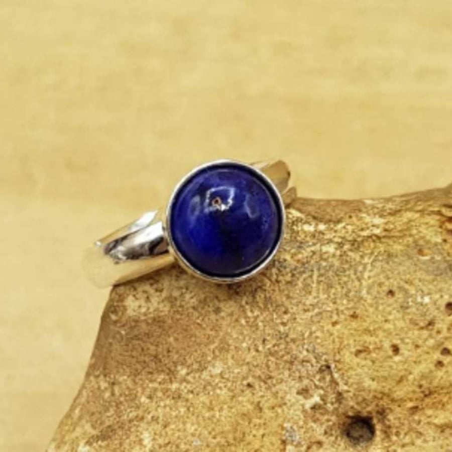 Minimalist sapphire ring. Adjustable. September Birthstone