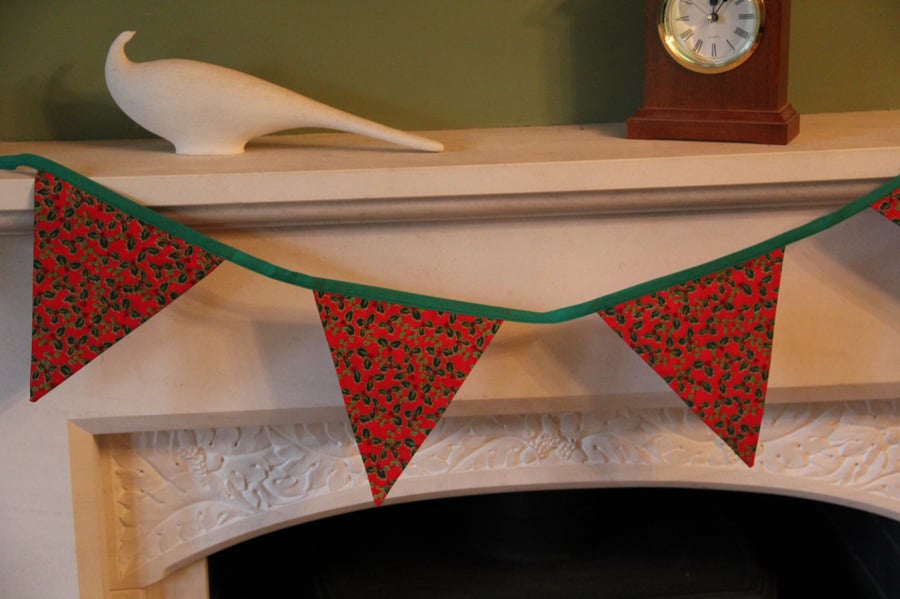 Red and Green Holly 10 Flag Bunting