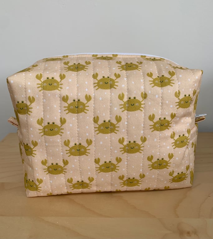 Crab Print Fabric Quilted Washbag