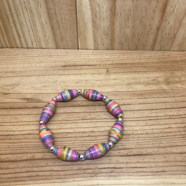  Paper Bead Bracelet. (199)