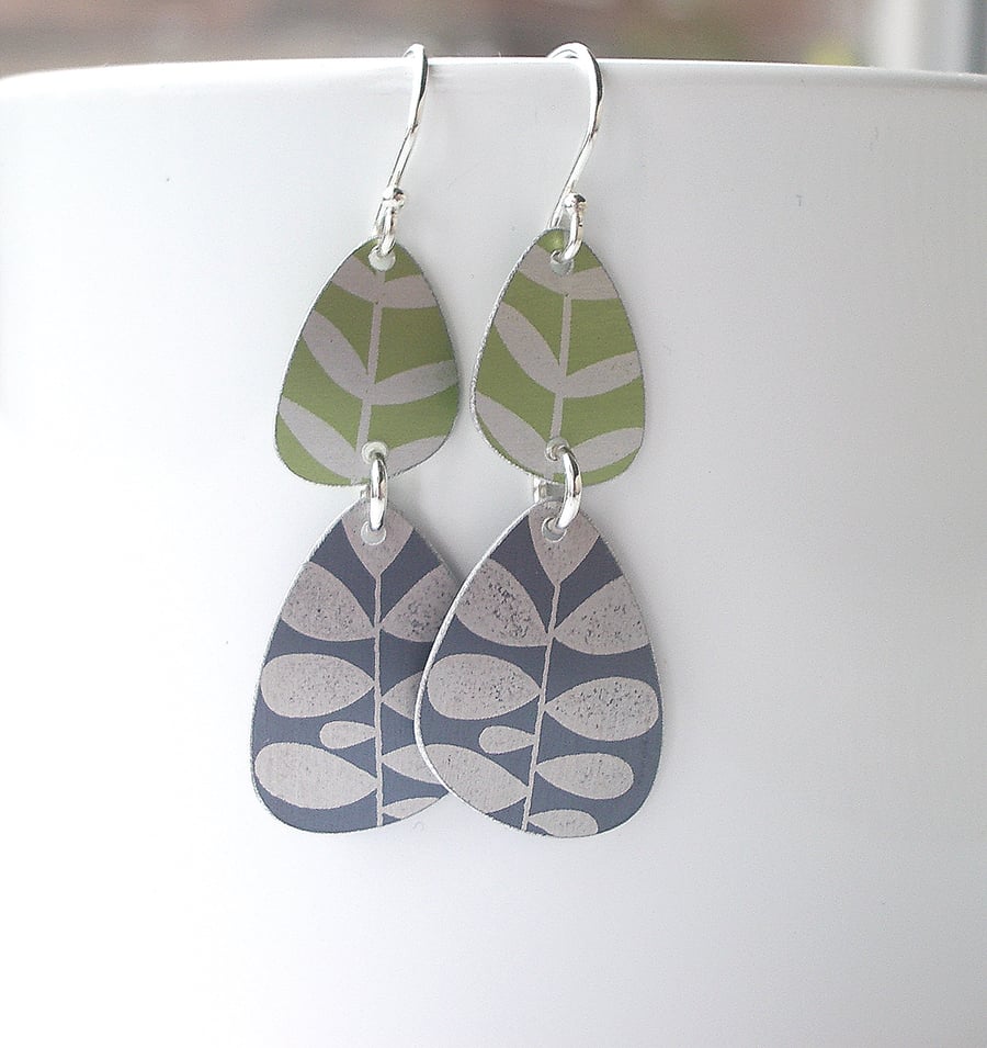 Pebble shaped mid century style lime green drop earrings