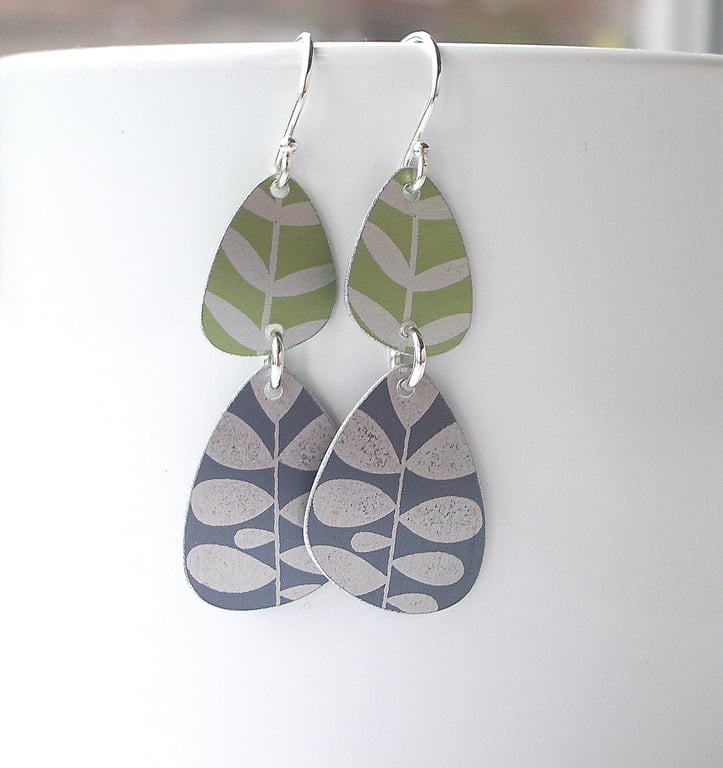 Pebble shaped mid century style lime green drop earrings