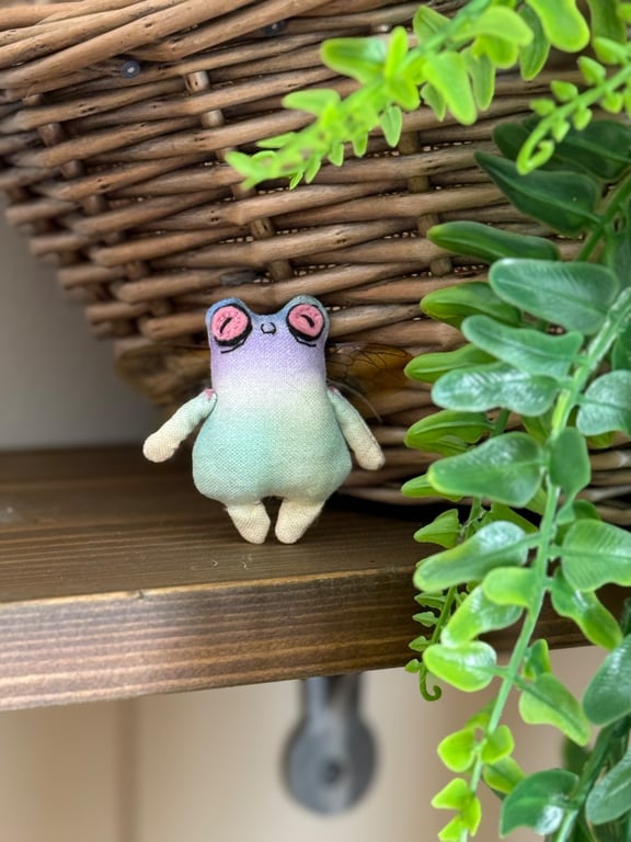 Rainbow Froggyfly Yellow Legs