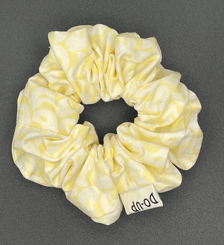 SCRUNCHIE - Yellow and White Mamas and Papas material. 