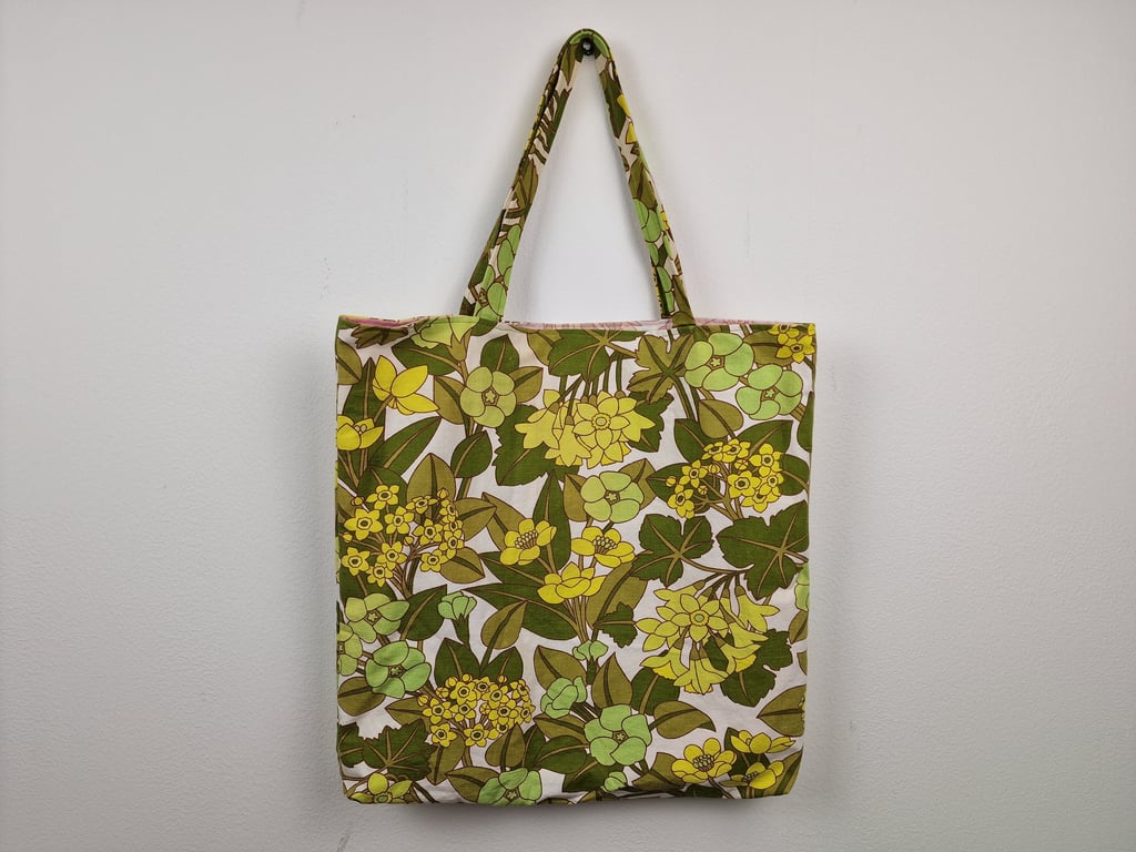 Vintage 1960s 1970s floral print fabric shoulder tote bag