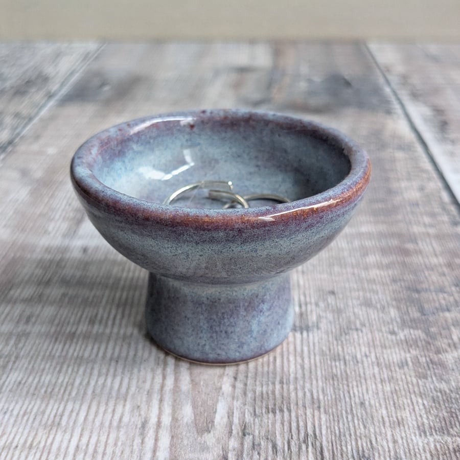 Perfectly imperfect Small raised ring dish, light purple