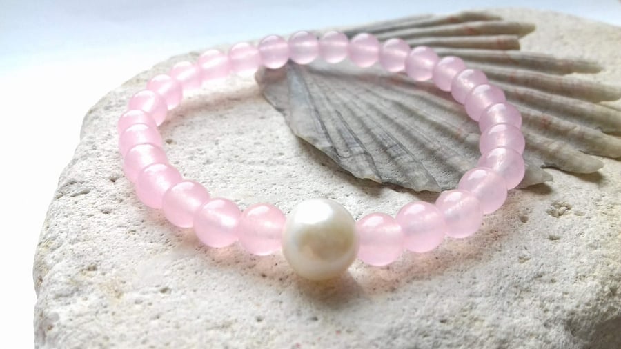 Rose Quartz 6mm Beaded Bracelet with Freshwater Pearl Accent