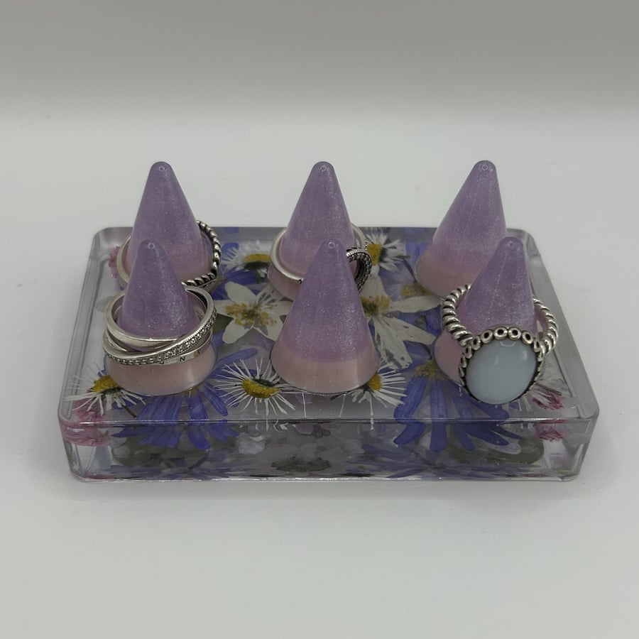Handmade Resin Ring Holder with Dried Flowers, Amethyst and Rose Quartz