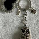 Owl keyring with crochet heart and bag clip