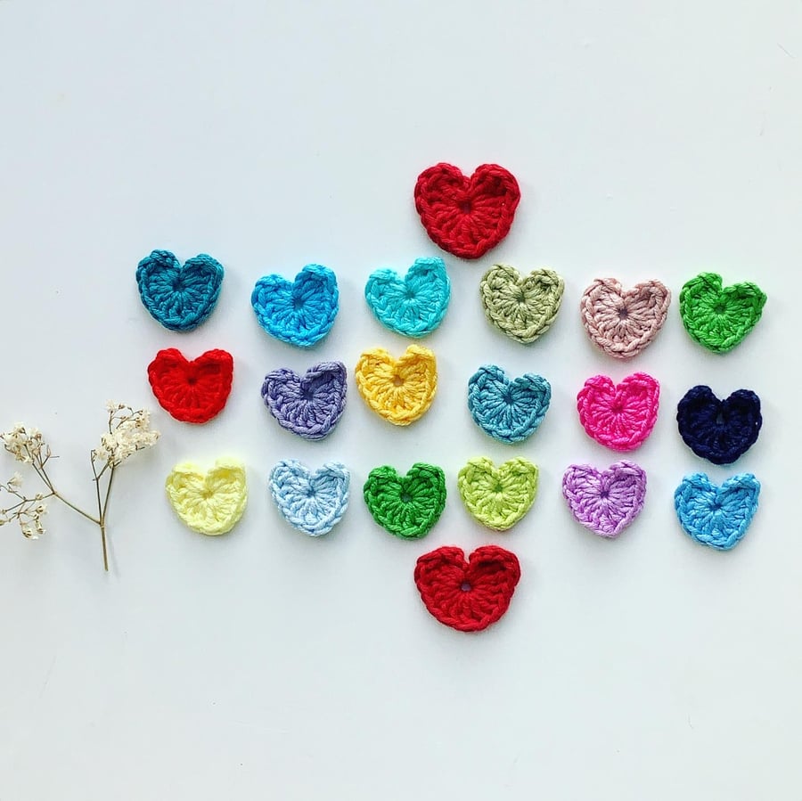 Crochet hearts, crochet applique, embellishments, cardmaking 