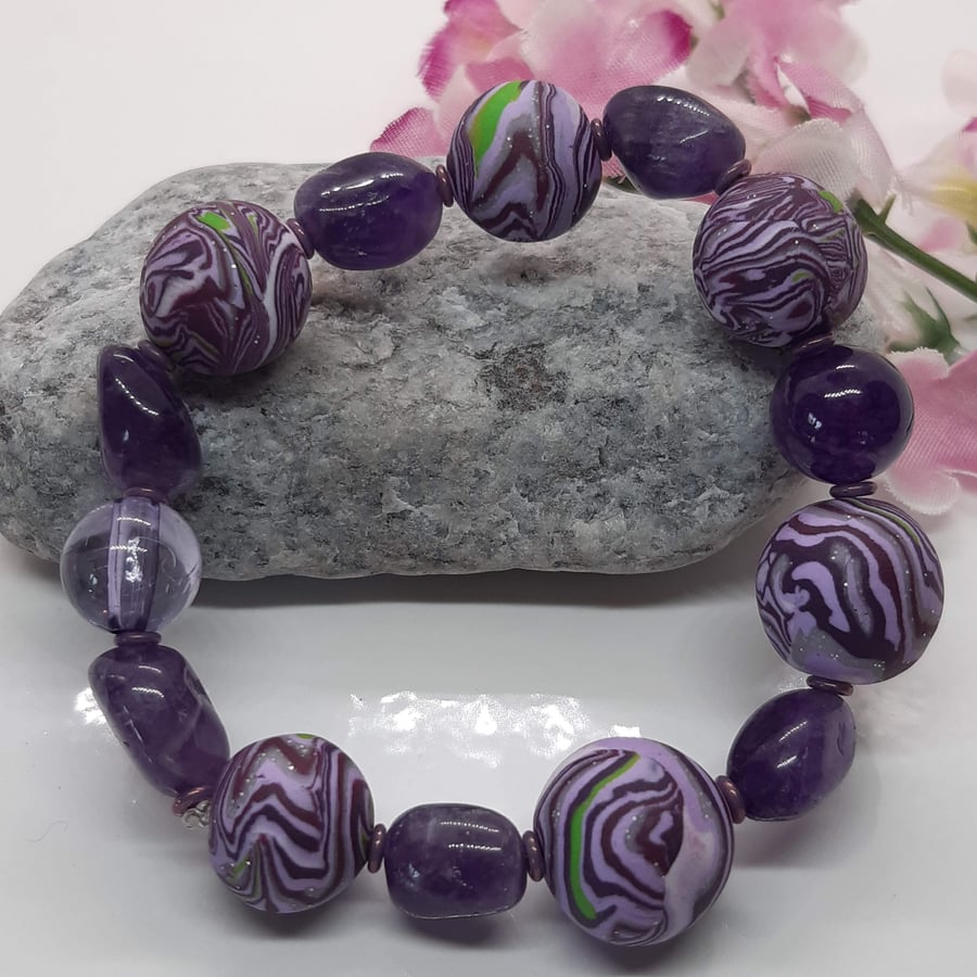Bracelet in a purple and lilac swirl design