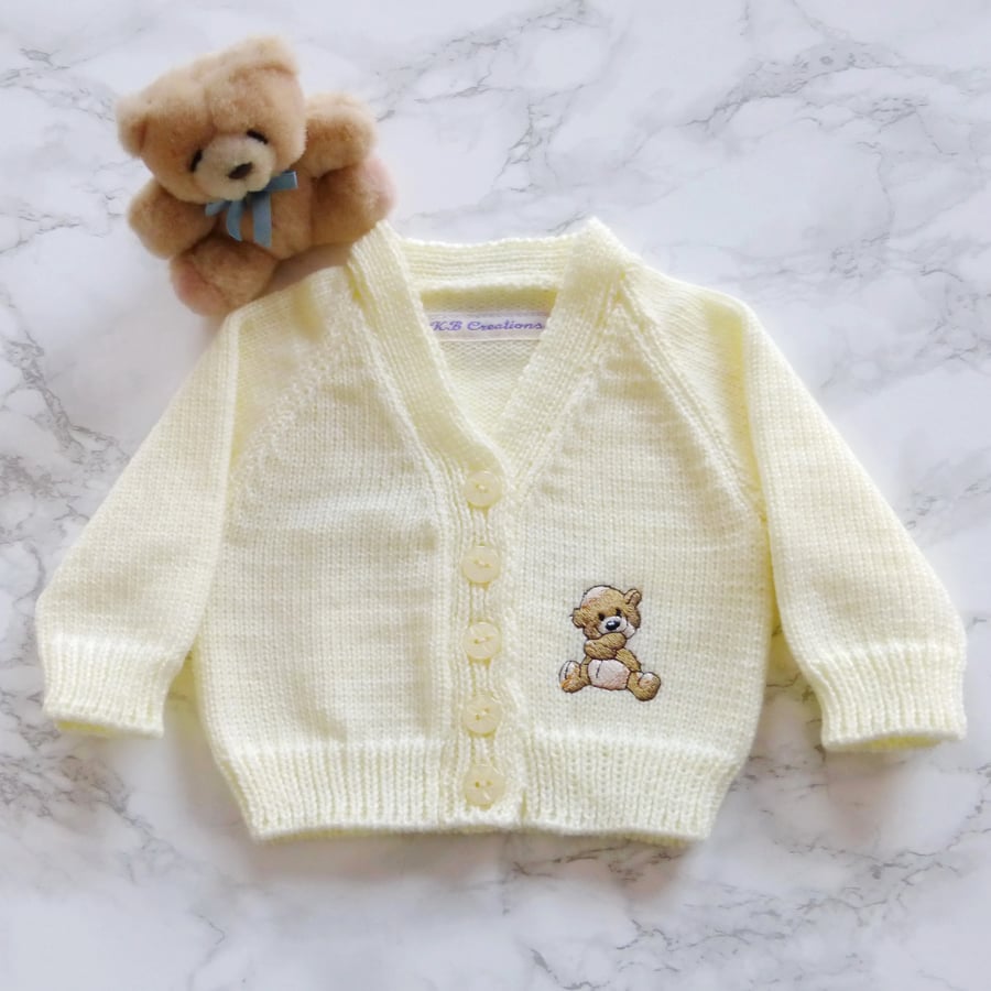 Embroidered baby cardigan with teddy motif. 0-3 months