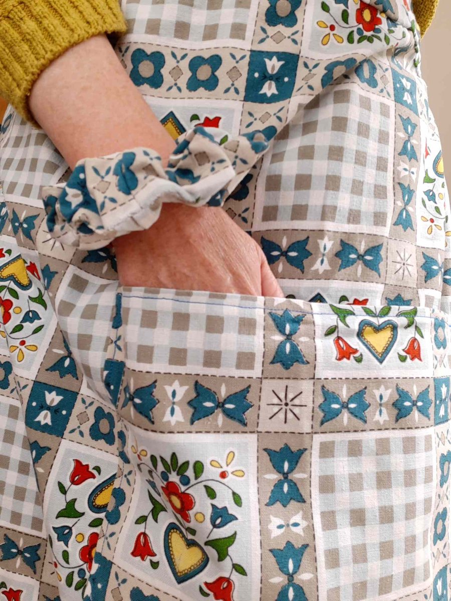 Long skirt with hearts and flowers 