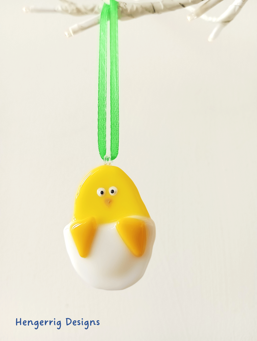 Fused Glass hatching chicks 