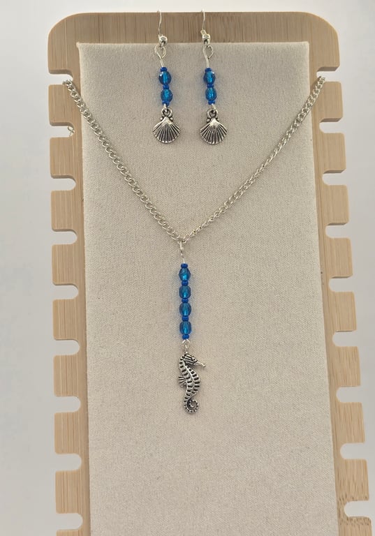 Seahorse and shell jewellery set