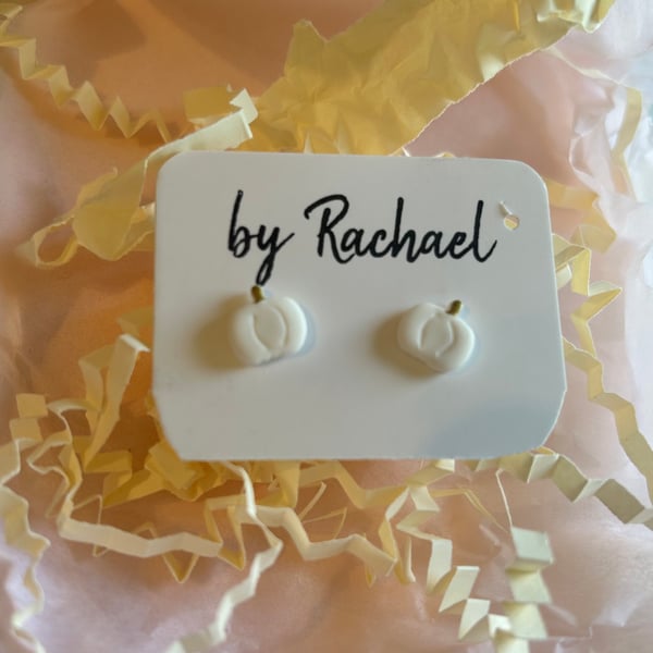 White pumpkin studs