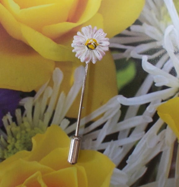 TINY Delicate White MARGUERITE DAISY PIN Wedding Lapel Pin Flower HAND PAINTED