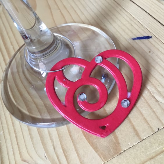 Heart wine charm. Glass charm. Napkin ring. Ref 197. Perfectly imperfect 