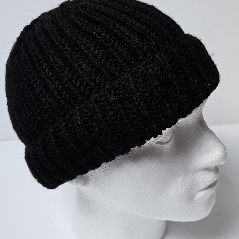 Men's Black Hand-Knitted Acrylic Rib Stitch Fisherman Style Stretch Beanie Hat w