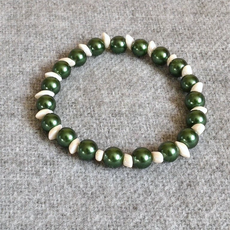 Dark Green Glass Pearl and White Magatama Bead Elastic Bracelet