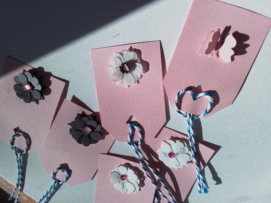 Gift tags. Set of 6 gift tags. Any occasion gift tags. Ref q65